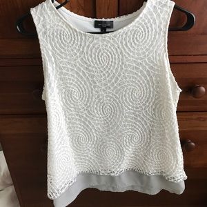 Limited sleeveless top